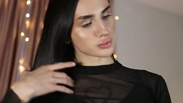 Snapshot of Kim_Oberlin_ chatting on 12-19-24, 10:34 Kim Oberlin online show from 12-19-24, 10:34