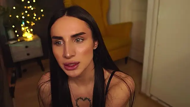 Snapshot of Kim_Oberlin_ chatting on 12-22-24, 04:48 Kim Oberlin online show from 12-22-24, 04:48