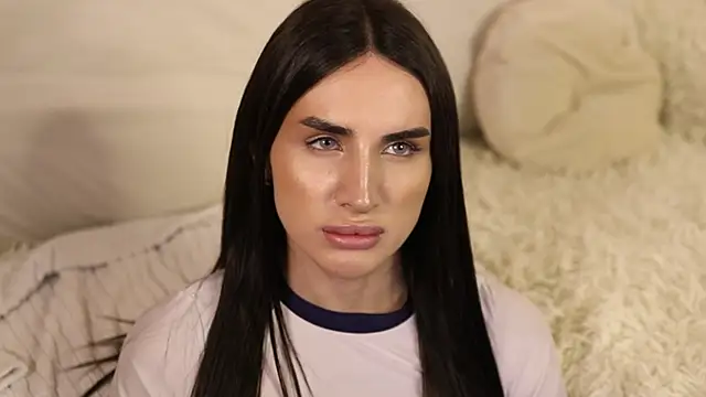 Snapshot of Kim_Oberlin_ chatting on 01-08-25, 02:46 Kim Oberlin online show from 01-08-25, 02:46