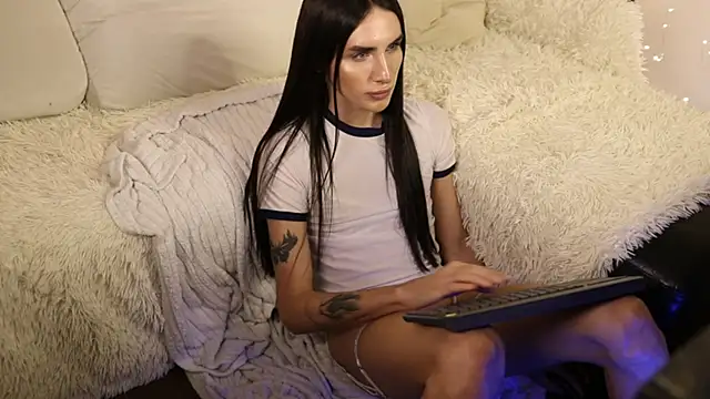 Snapshot of Kim_Oberlin_ chatting on 01-08-25, 05:48 Kim Oberlin online show from 01-08-25, 05:48