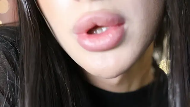 Snapshot of Kim_Oberlin_ chatting on 01-31-25, 11:35 Kim Oberlin online show from 01-31-25, 11:35