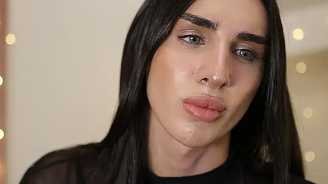 Snapshot of Kim_Oberlin_ chatting on 01-31-25, 03:44 Kim Oberlin online show from 01-31-25, 03:44