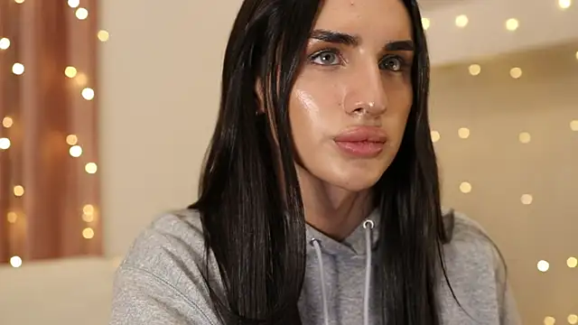 Snapshot of Kim_Oberlin_ chatting on 01-31-25, 06:47 Kim Oberlin online show from 01-31-25, 06:47