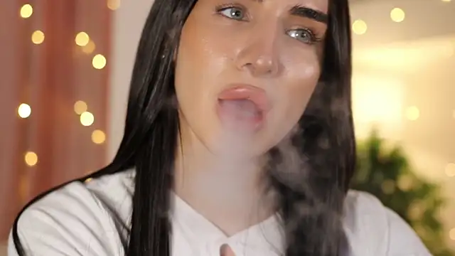 Snapshot of Kim_Oberlin_ chatting on 02-04-25, 11:05 Kim Oberlin online show from 02-04-25, 11:05