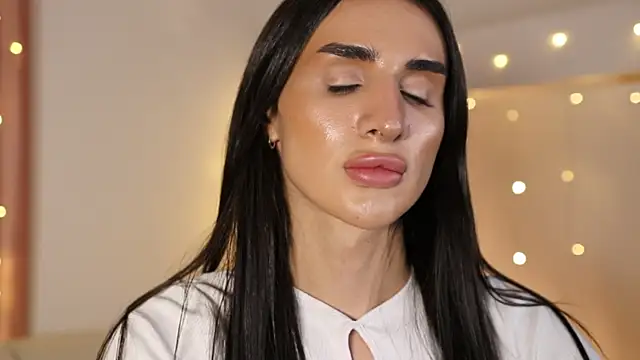 Snapshot of Kim_Oberlin_ chatting on 02-07-25, 05:18 Kim Oberlin online show from 02-07-25, 05:18