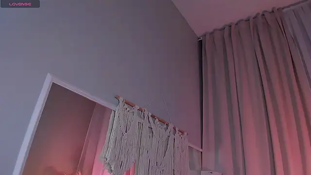 Snapshot of Kim_Oberlin_ chatting on 03-04-25, 09:40 Kim Oberlin online show from 03-04-25, 09:40