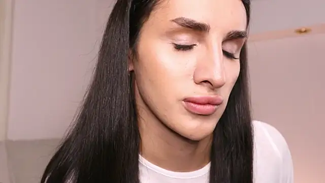 Snapshot of Kim_Oberlin_ chatting on 09-16-25, 01:23 Kim Oberlin online show from 09-16-25, 01:23