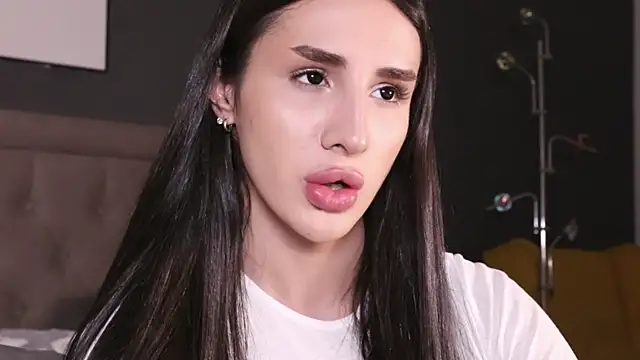 Snapshot of Kim_Oberlin_ chatting on 10-02-25, 11:50 Kim Oberlin online show from 10-02-25, 11:50