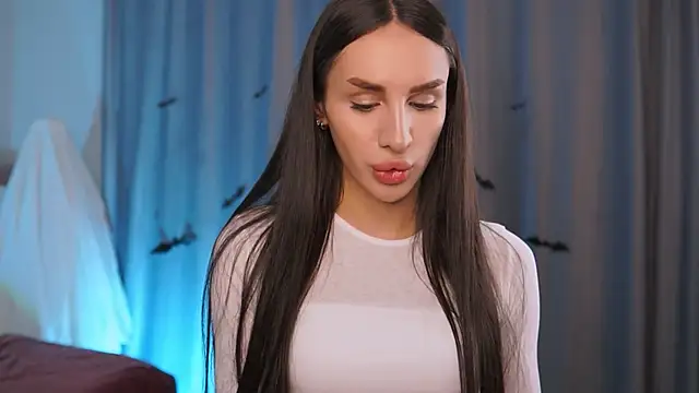 Snapshot of Kim_Oberlin_ chatting on 10-18-25, 11:00 Kim Oberlin online show from 10-18-25, 11:00