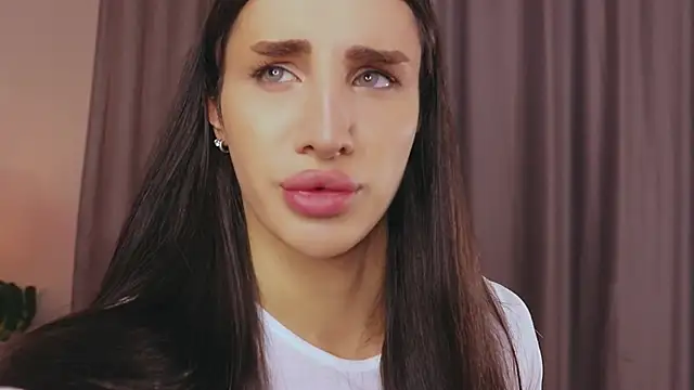 Snapshot of Kim_Oberlin_ chatting on 11-07-25, 11:32 Kim Oberlin online show from 11-07-25, 11:32