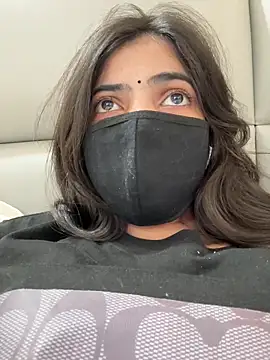 Lunaxx001 online show from 04-01-26, 05:10