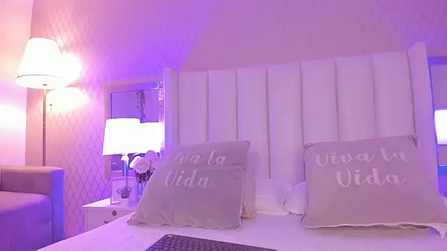 SophiaSmiiths  online show from 03-05-26, 07:54