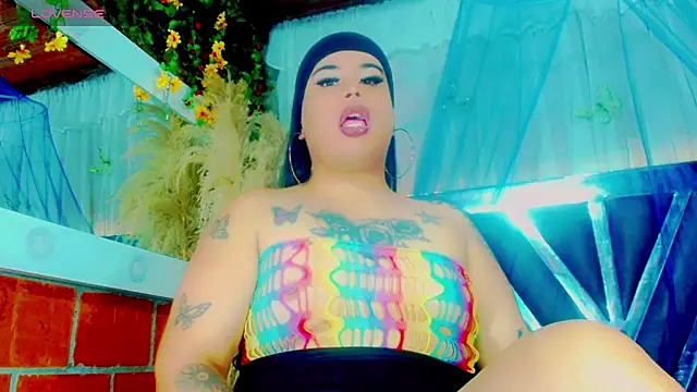 nauthyvalentina online show from 05-17-26, 06:04