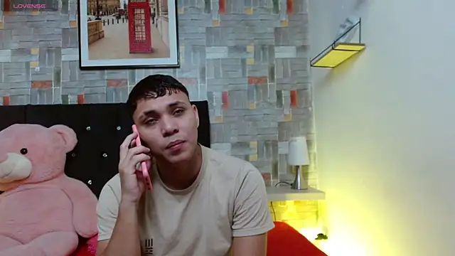 couple lovelyds online show from 01-19-25, 12:50