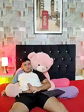 couple lovelyds online show from 02-01-25, 12:58