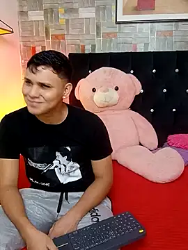 couple lovelyds online show from 02-04-25, 12:55