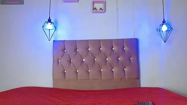 couple lovelyds online show from 02-19-25, 12:33