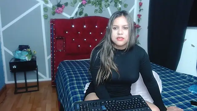 Snapshot of stephanieross202cl chatting on 03-16-25, 06:20 stephanieross202cl online show from 03-16-25, 06:20