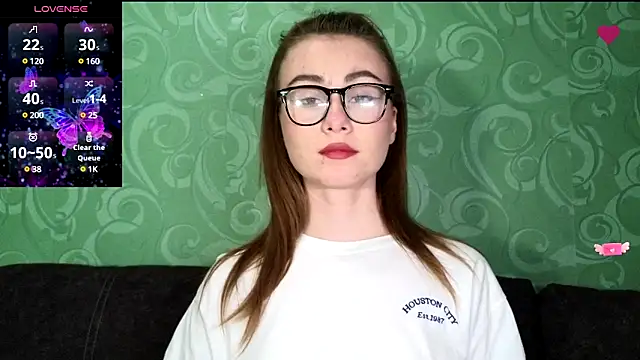 AminaLuxuryy online show from 12-18-24, 11:08
