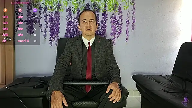 Snapshot of yazforeSolo chatting on 02-13-26, 02:02 yazforeSolo online show from 02-13-26, 02:02