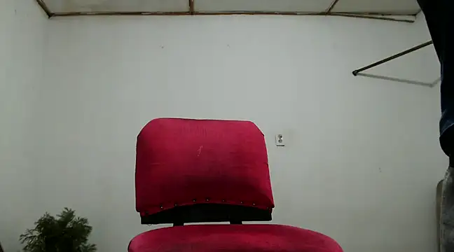 fernandez latinblackk online show from 12-18-24, 05:04