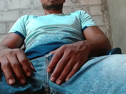 fernandez latinblackk online show from 10-28-25, 08:33