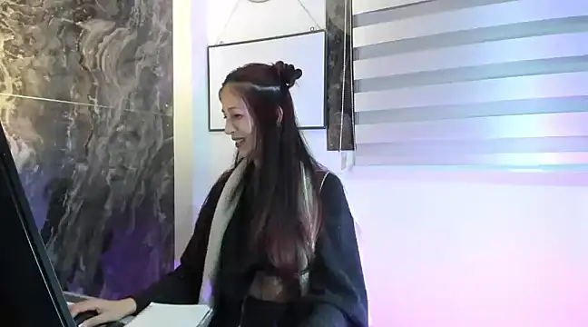 Snapshot of catt_evans1 chatting on 12-06-24, 11:47 catt evans1 online show from 12-06-24, 11:47