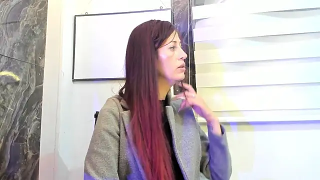 Snapshot of catt_evans1 chatting on 12-19-24, 02:01 catt evans1 online show from 12-19-24, 02:01