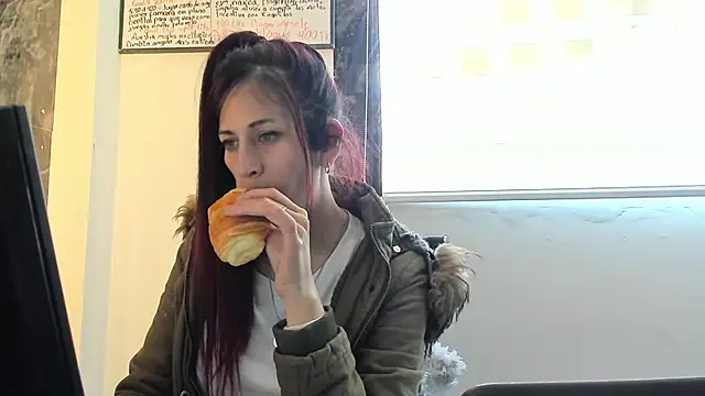 Snapshot of catt_evans1 chatting on 01-19-25, 02:49 catt evans1 online show from 01-19-25, 02:49