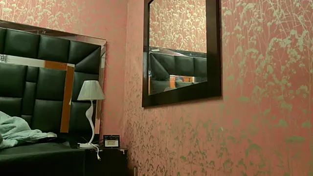 Sofia martiin online show from 11-15-25, 03:04