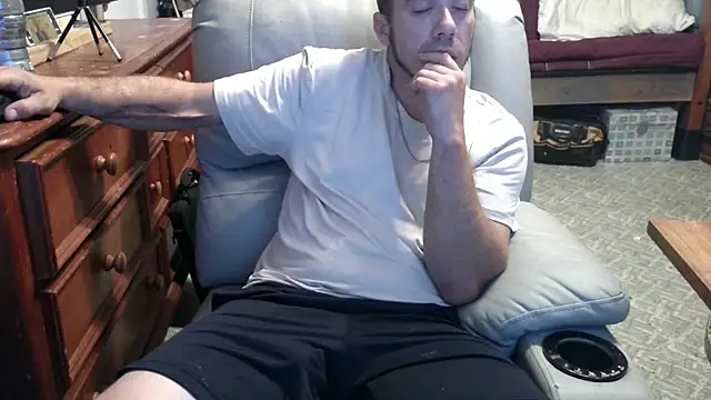 Snapshot of ScubaStevex chatting on 10-04-25, 11:41 ScubaStevex online show from 10-04-25, 11:41