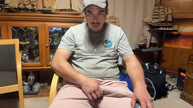 Snapshot of ScubaStevex chatting on 05-15-26, 05:36 ScubaStevex online show from 05-15-26, 05:36