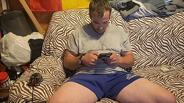 Snapshot of ScubaStevex chatting on 06-17-26, 11:49 ScubaStevex online show from 06-17-26, 11:49