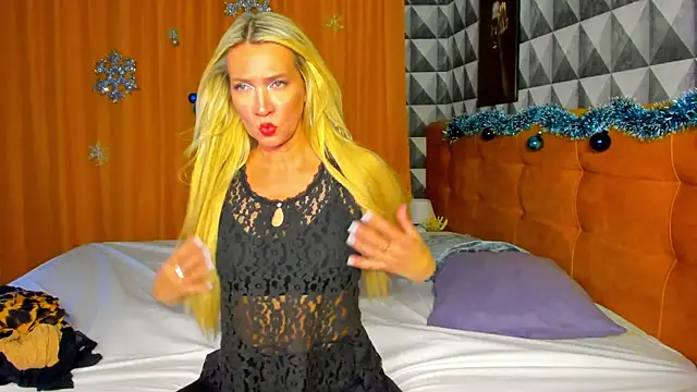 Snapshot of Luna__Lewis chatting on 12-29-24, 02:31 Luna Lewis online show from 12-29-24, 02:31