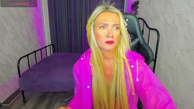 Snapshot of Luna__Lewis chatting on 02-22-25, 11:35 Luna Lewis online show from 02-22-25, 11:35