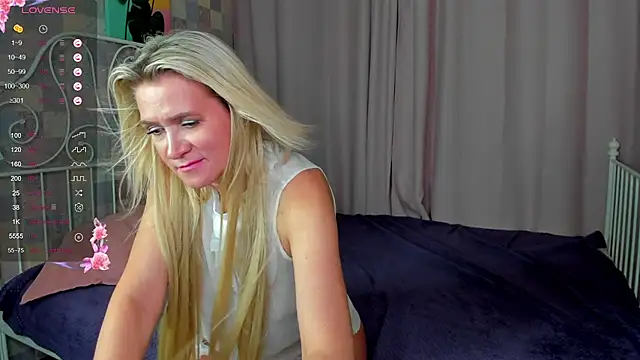 Snapshot of Luna__Lewis chatting on 03-21-25, 11:33 Luna Lewis online show from 03-21-25, 11:33
