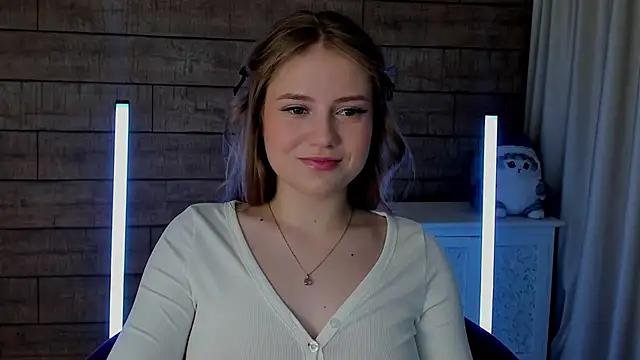 SelinSwarovski online show from 03-20-25, 04:20