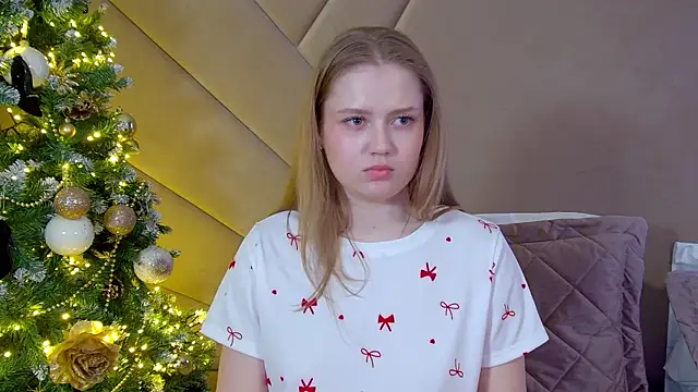 SelinSwarovski online show from 12-22-25, 04:31