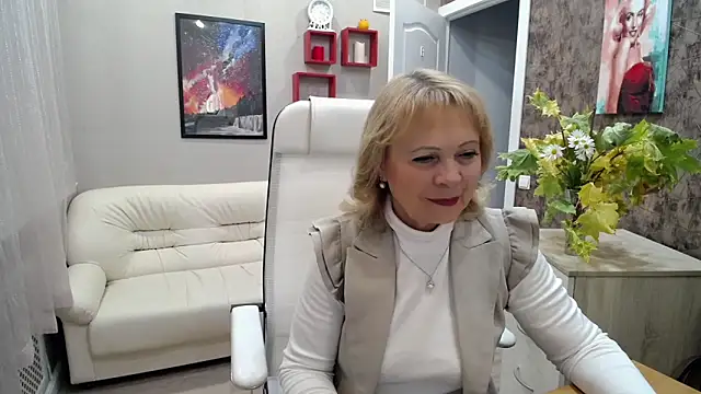 Milla Cutie18 online show from 10-01-25, 07:14