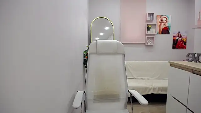 Milla Cutie18 online show from 04-08-26, 04:45