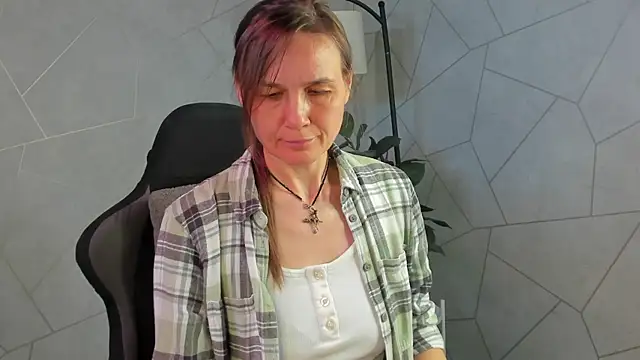 Lillian White online show from 05-08-26, 09:14