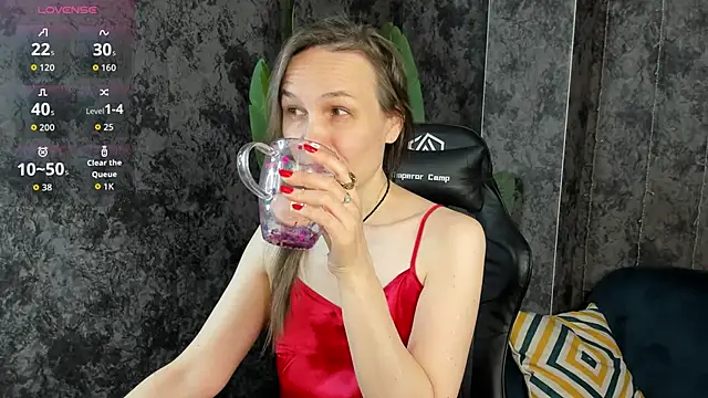 Lillian White online show from 05-12-26, 01:03