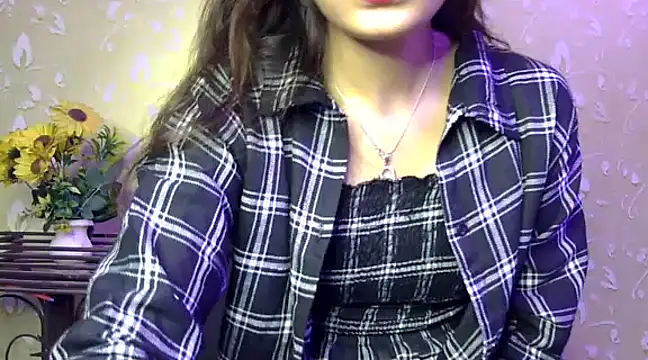 Snapshot of sonam_love- chatting on 01-09-25, 08:11 sonam love- online show from 01-09-25, 08:11