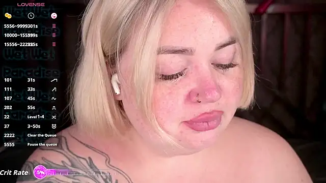 ZaraReignn online show from 10-14-25, 08:59