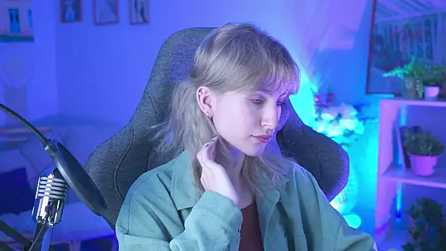 LuxRayi online show from 12-17-24, 05:40