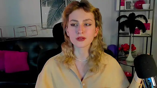 LuxRayi online show from 01-25-25, 06:35