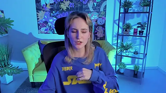 LuxRayi online show from 02-21-25, 12:27