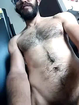 Snapshot of hairyserious chatting on 05-15-26, 07:43 hairyserious online show from 05-15-26, 07:43