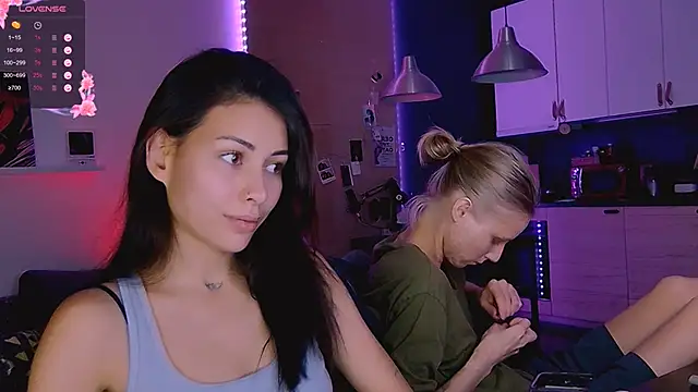 Snapshot of KatiKate chatting on 10-13-25, 05:13 KatiKate online show from 10-13-25, 05:13