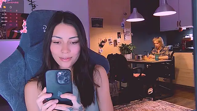 Snapshot of KatiKate chatting on 10-18-25, 05:25 KatiKate online show from 10-18-25, 05:25